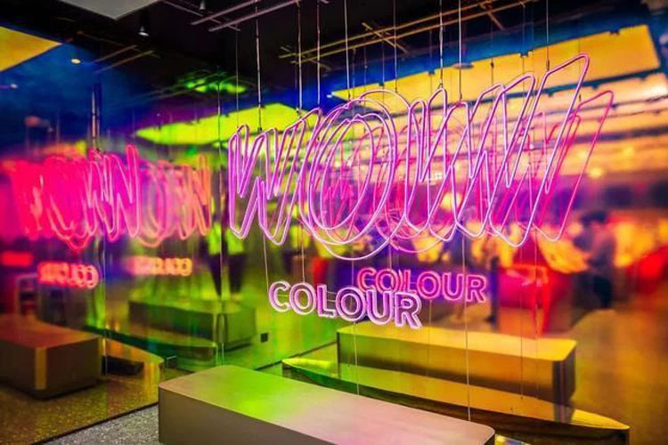 買2000元面霜也薅4塊打車券，這屆95后撐起了5千億美妝市場