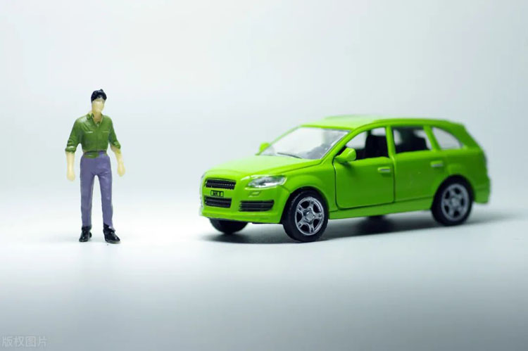 向上與向下的對(duì)沖革命：新能源車零售渠道變革