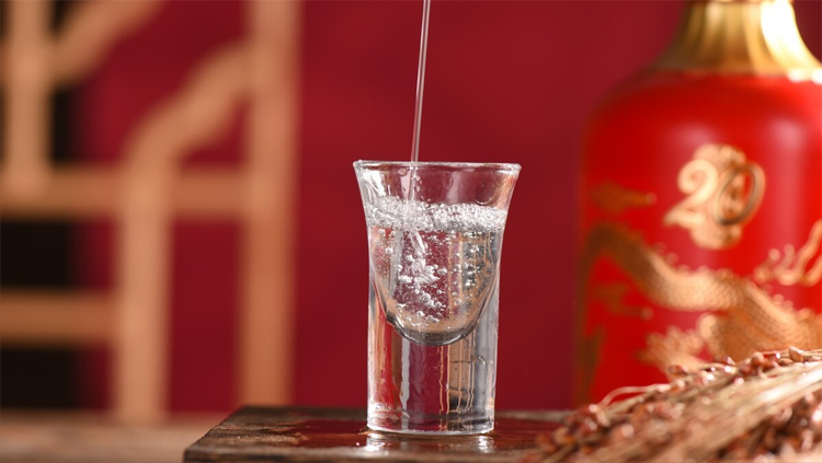 低度酒賽道卷成麻花：越卷越“香”