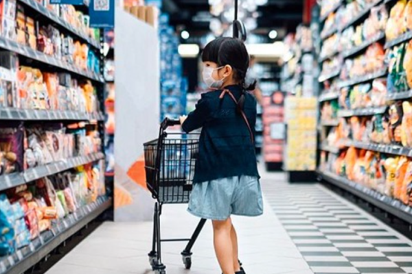 降級(jí)消費(fèi)的“雷劫”下，休閑零食難自安